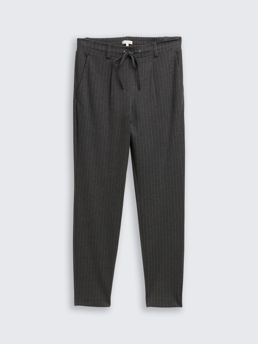 weit geschnittene hose mit nadelstreifen