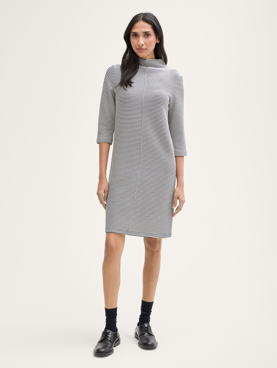 kleid mit streifenmuster