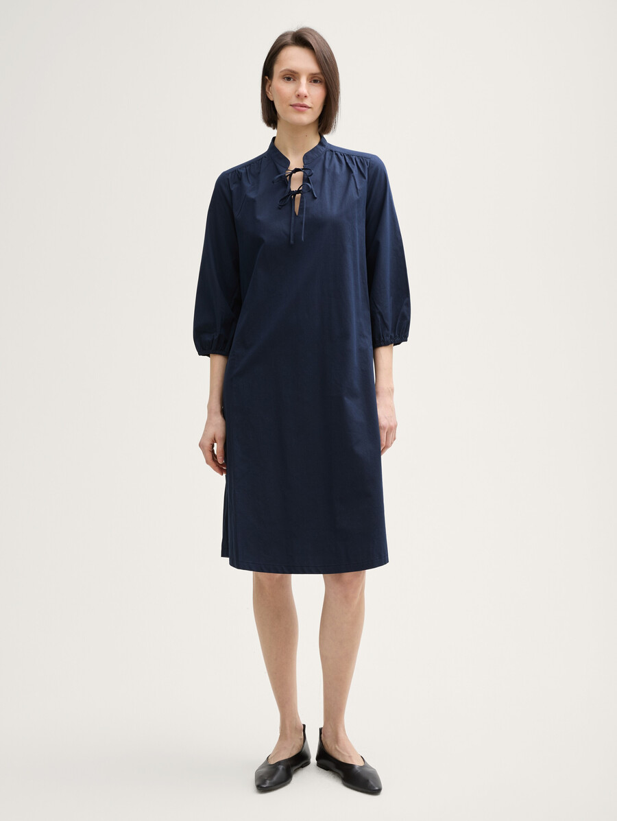 kleid mit schnürdetails