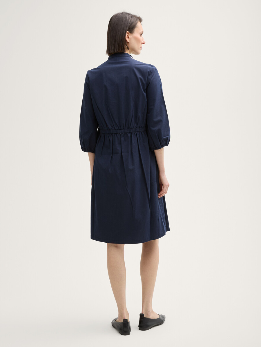 kleid mit schnürdetails