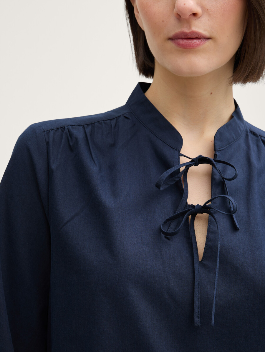 kleid mit schnürdetails