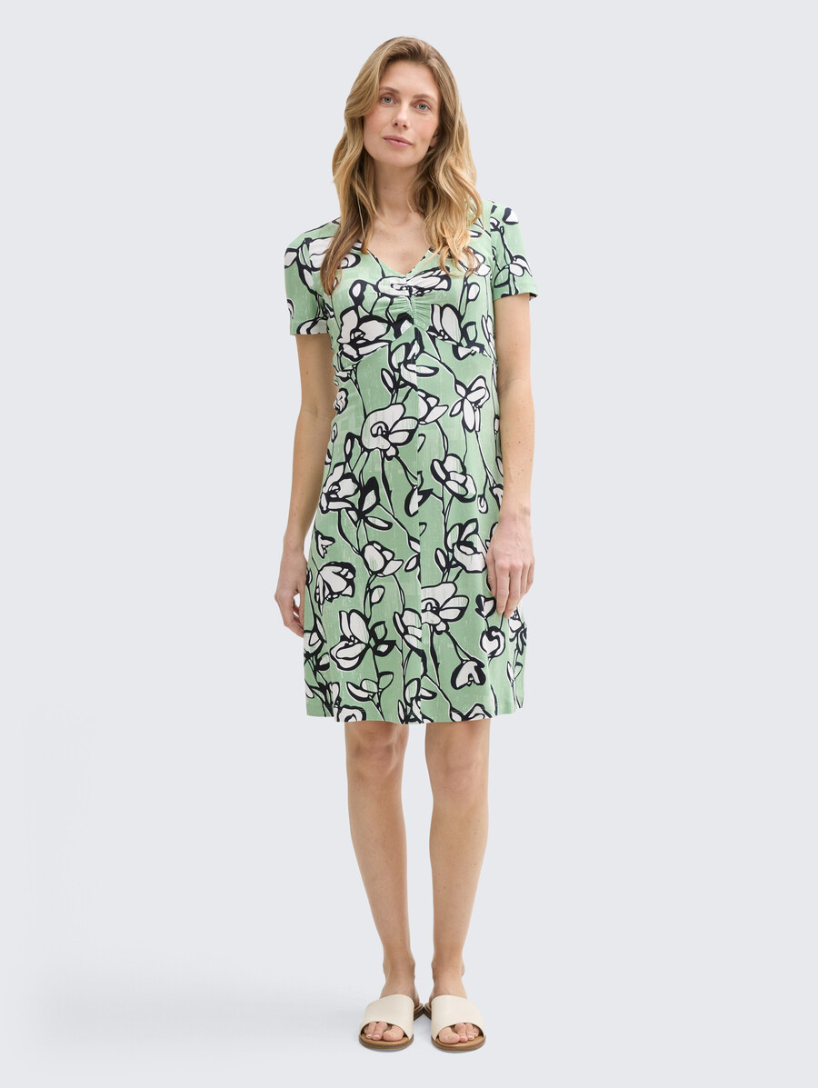 kleid mit rüschen