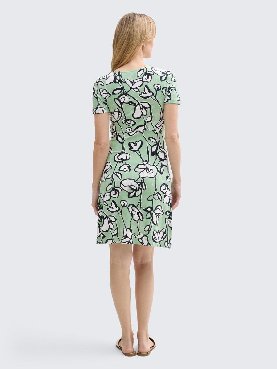 kleid mit rüschen