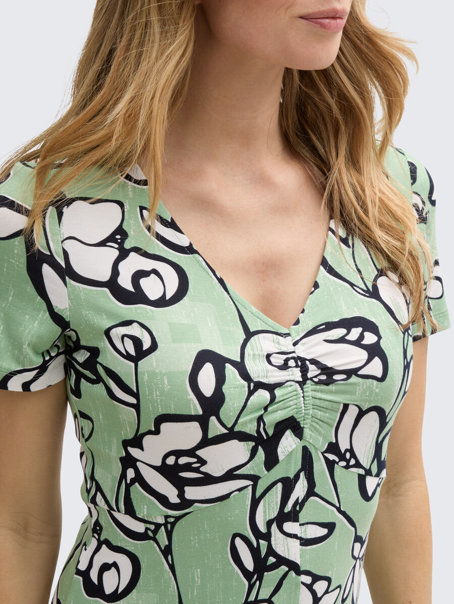 kleid mit rüschen