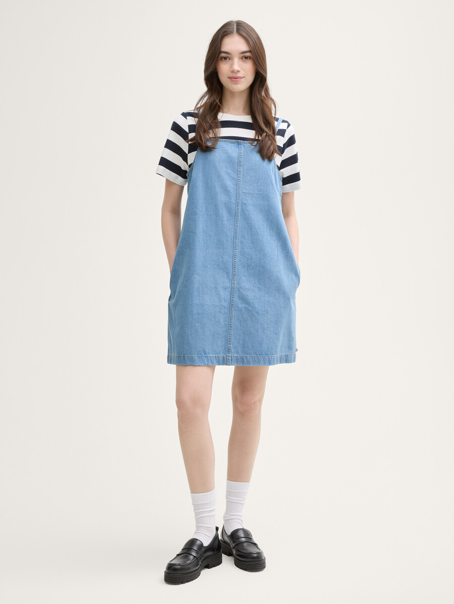 mini-jeanskleid mit eingrifftaschen