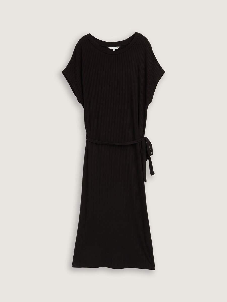 geripptes midikleid mit gürtel