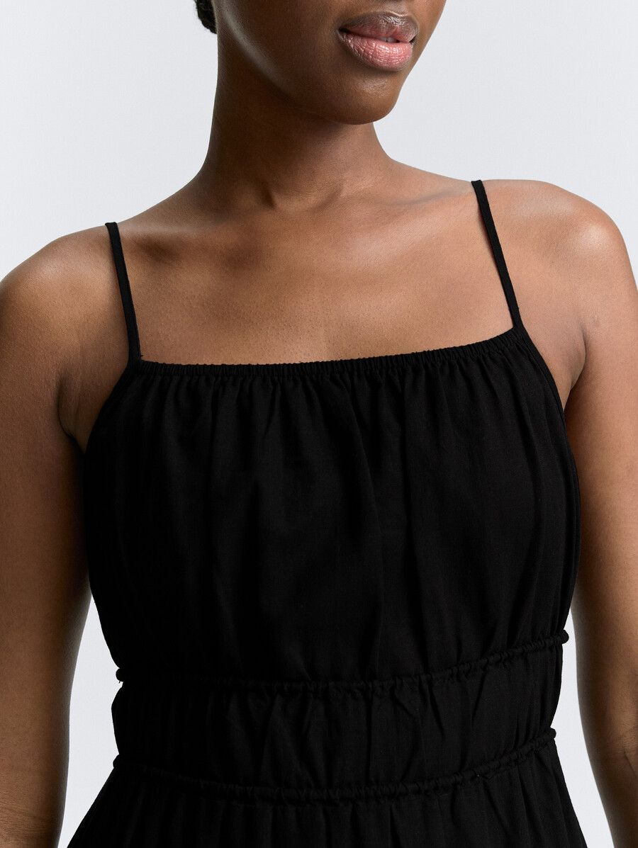 midi-trägerkleid aus leinen