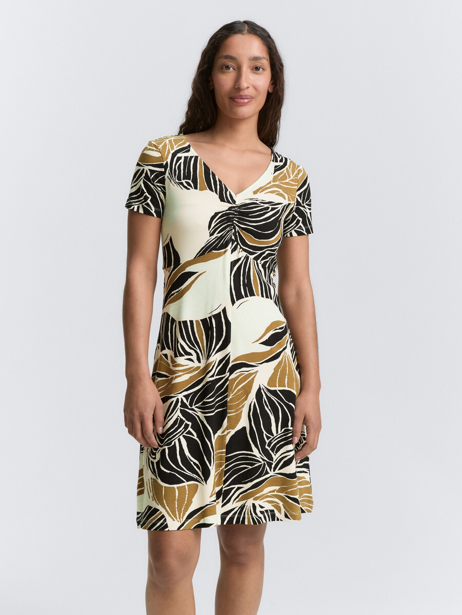 kleid mit rüschen