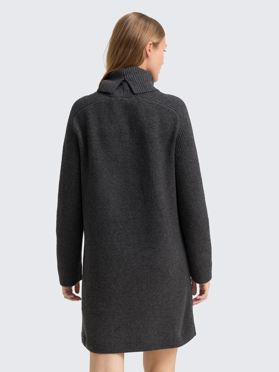 minikleid mit rollkragen