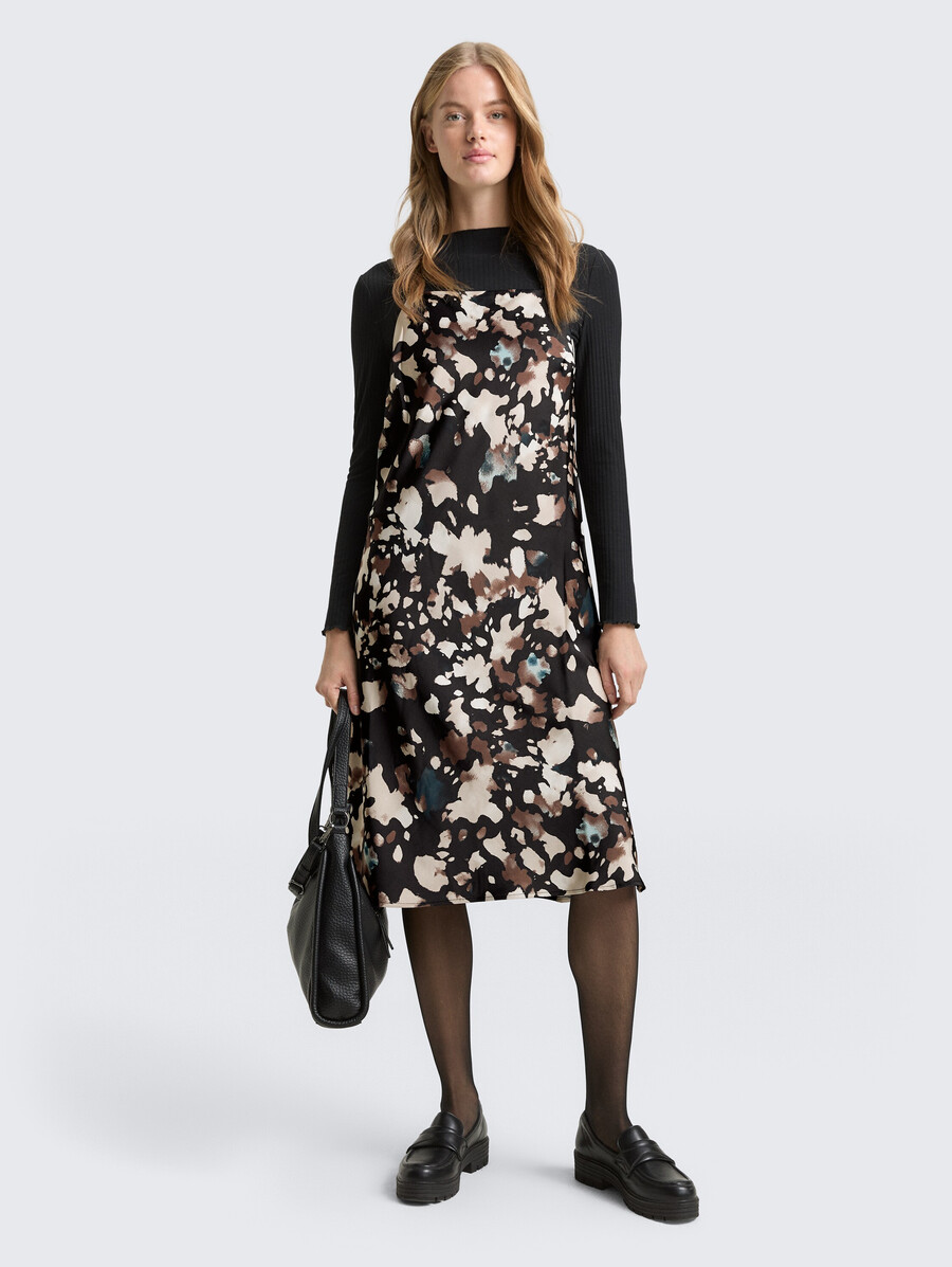 satin-midikleid mit muster