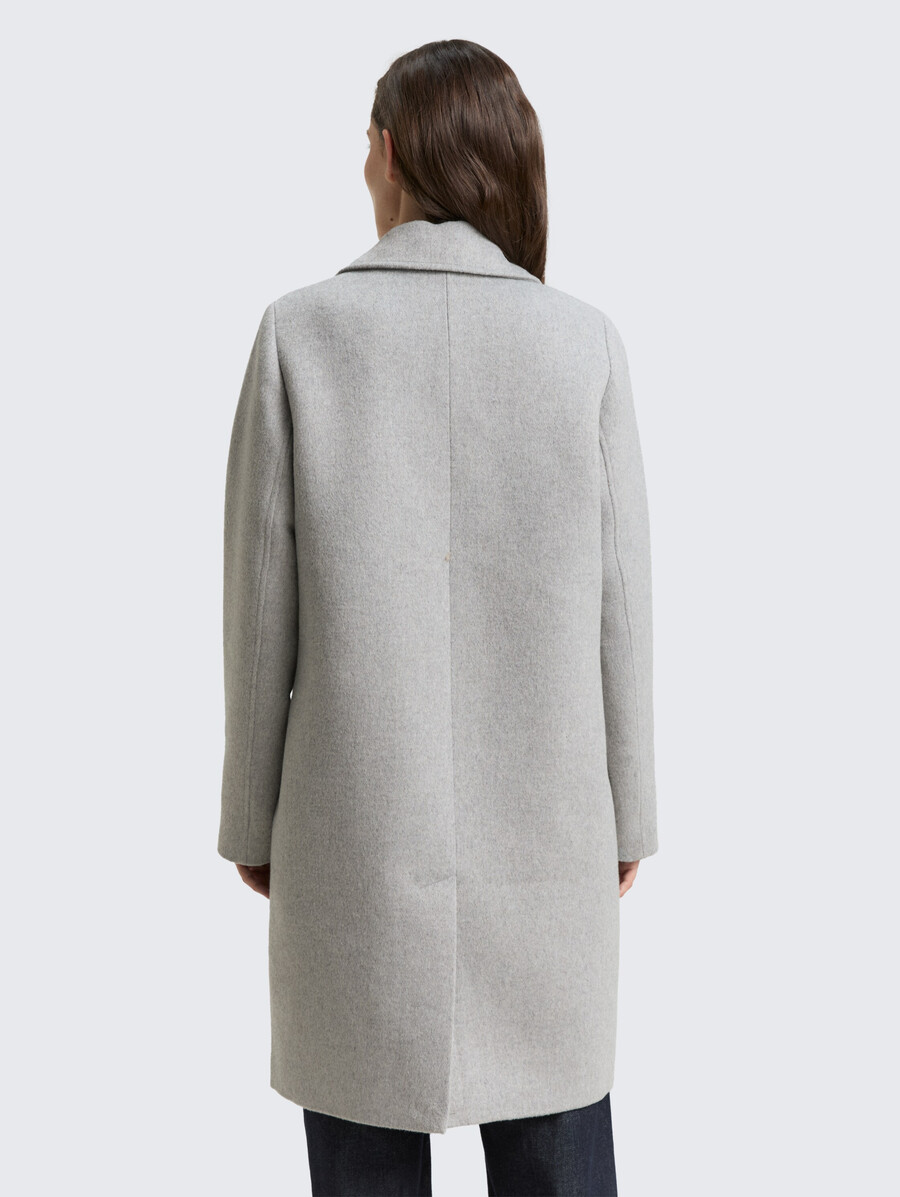 wollmantel mit eingrifftaschen