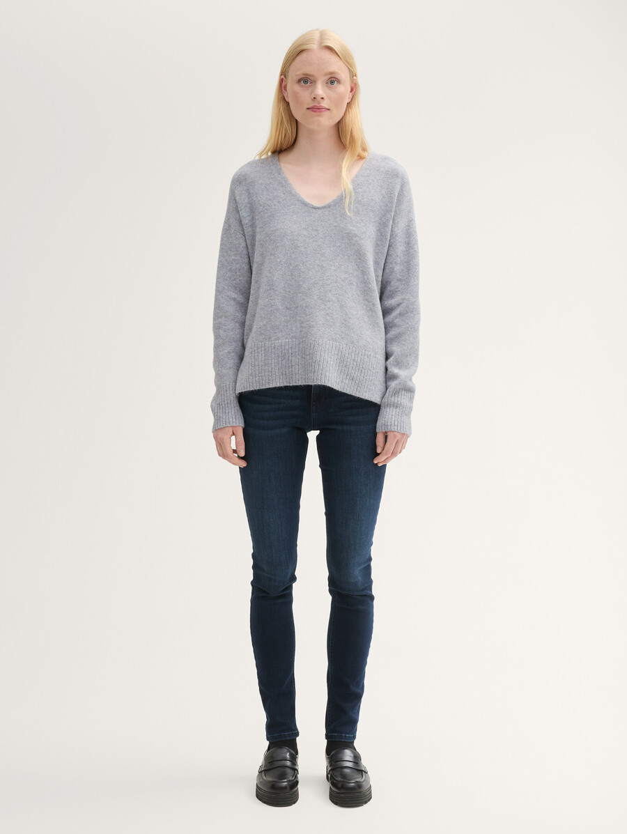 strickpullover mit v-ausschnitt in lockerer passform