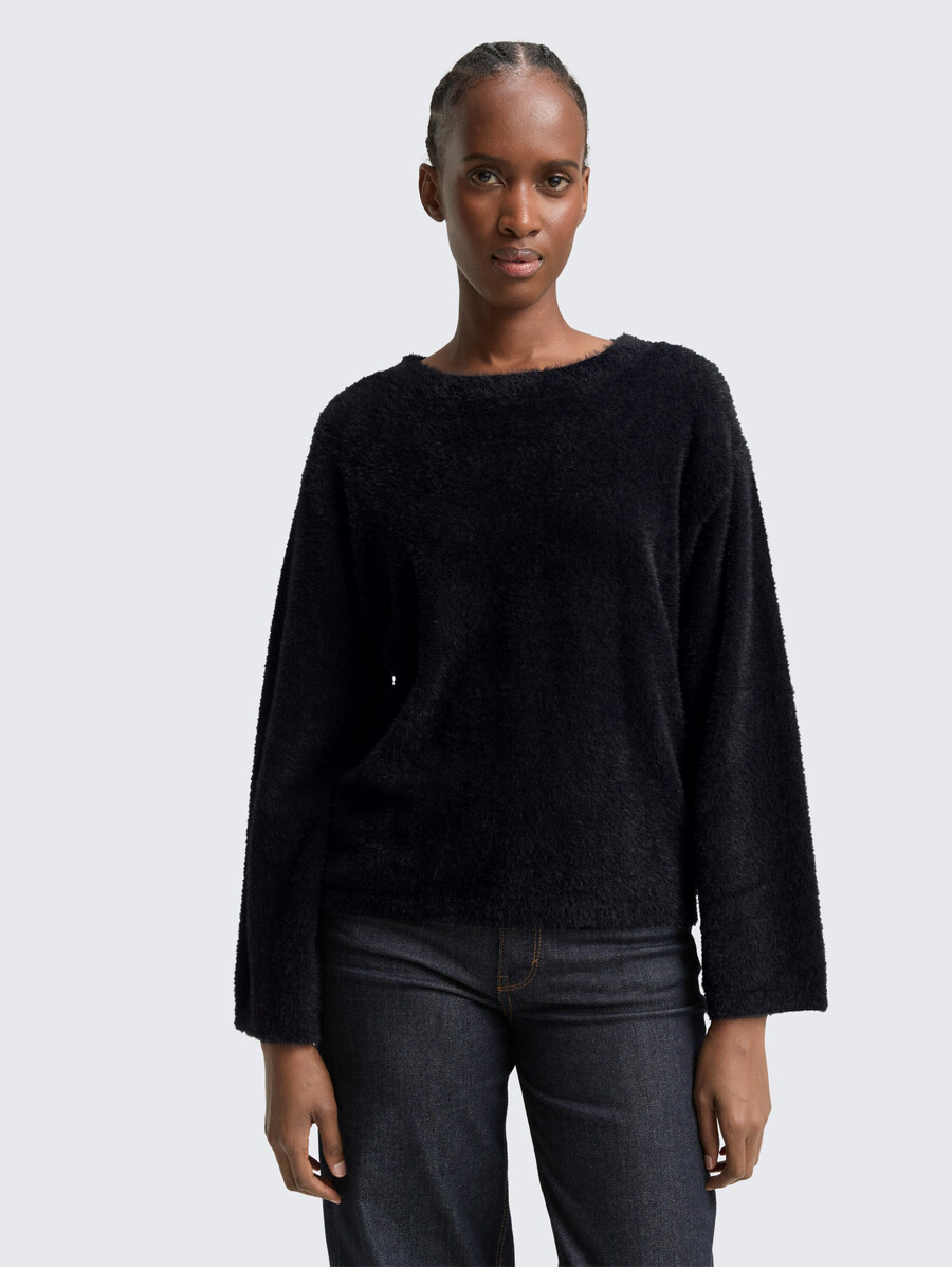 gestrickter pullover aus federgarn