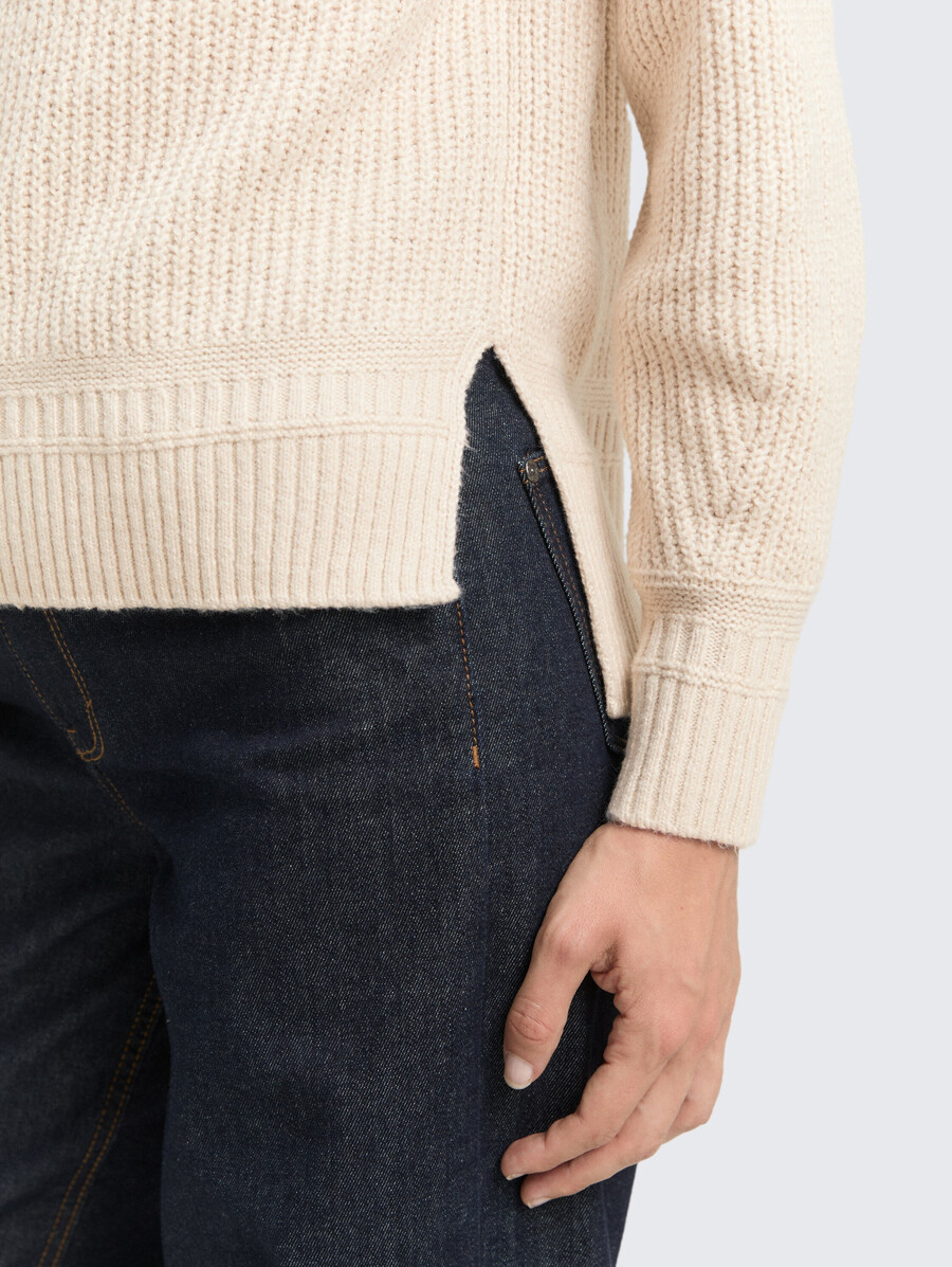 locker geschnittener rollkragenpullover
