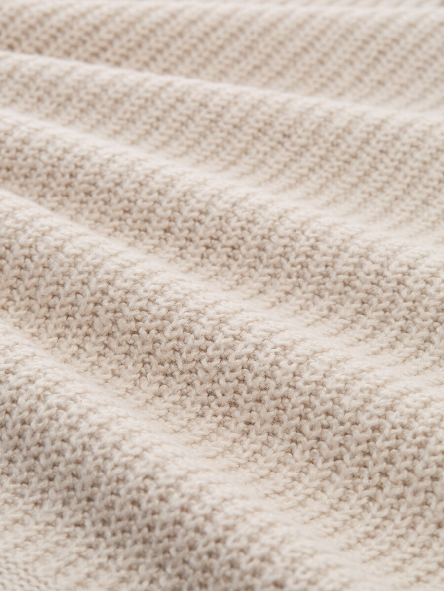 locker geschnittener rollkragenpullover