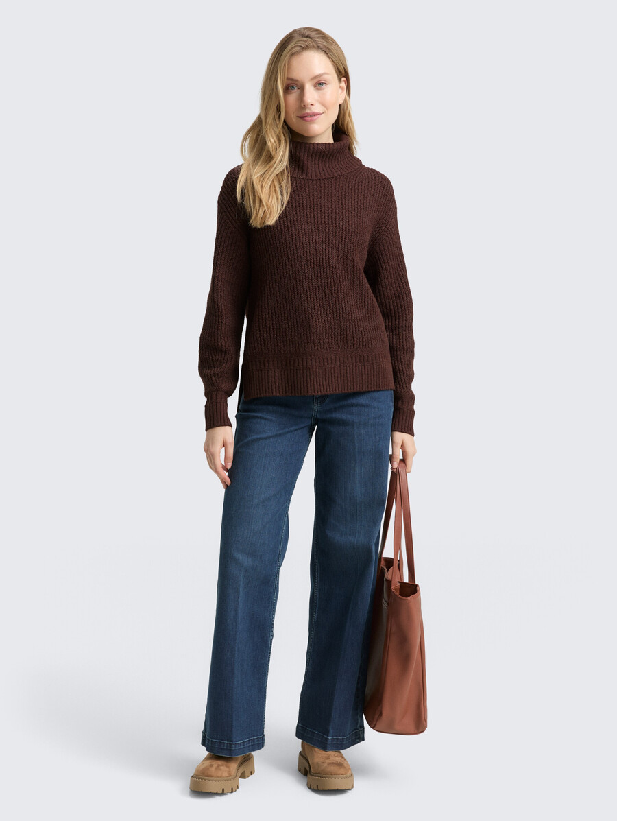 locker geschnittener rollkragenpullover
