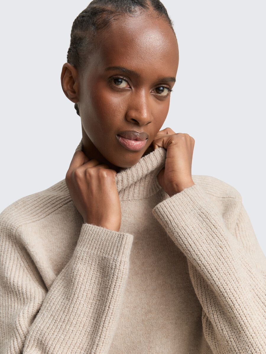 lässiger strickpullover mit stehkragen