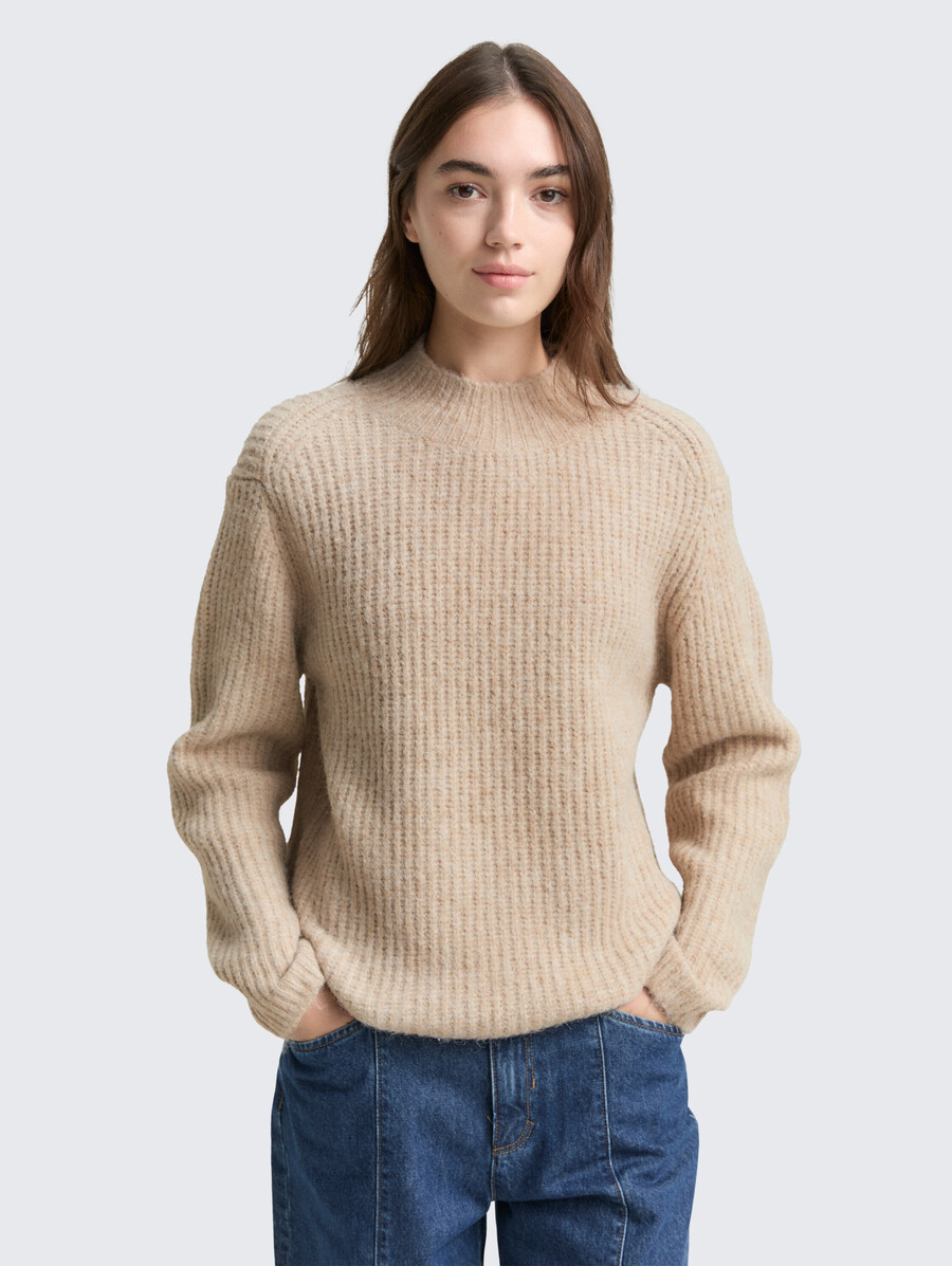 lässiger strickpullover mit stehkragen