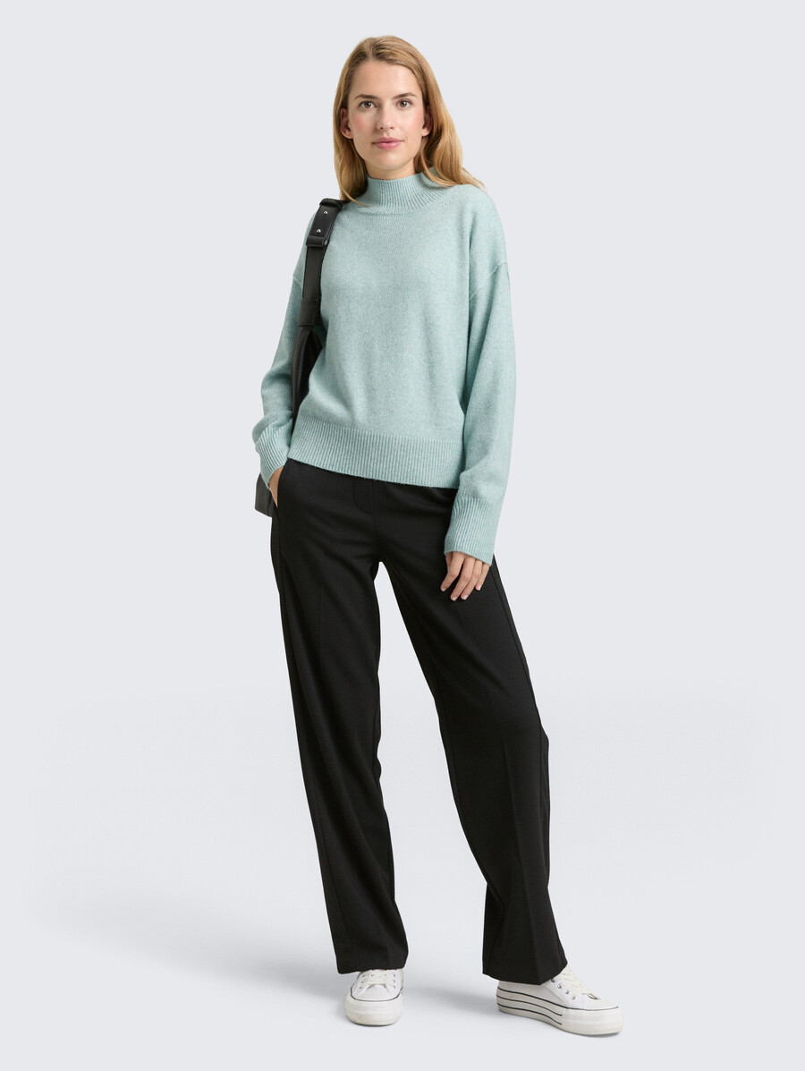 oversized-strickpullover mit stehkragen
