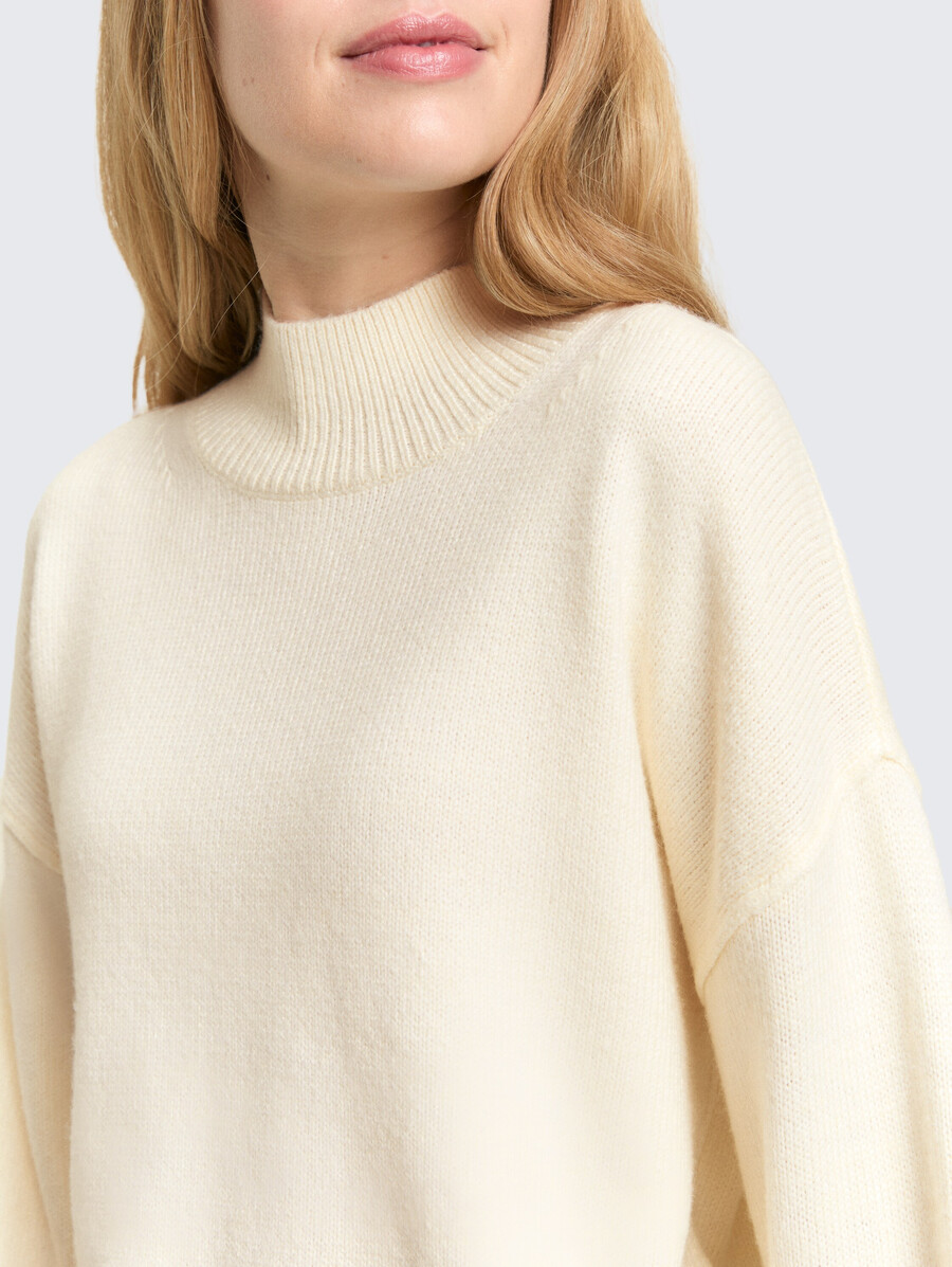 oversized-strickpullover mit stehkragen