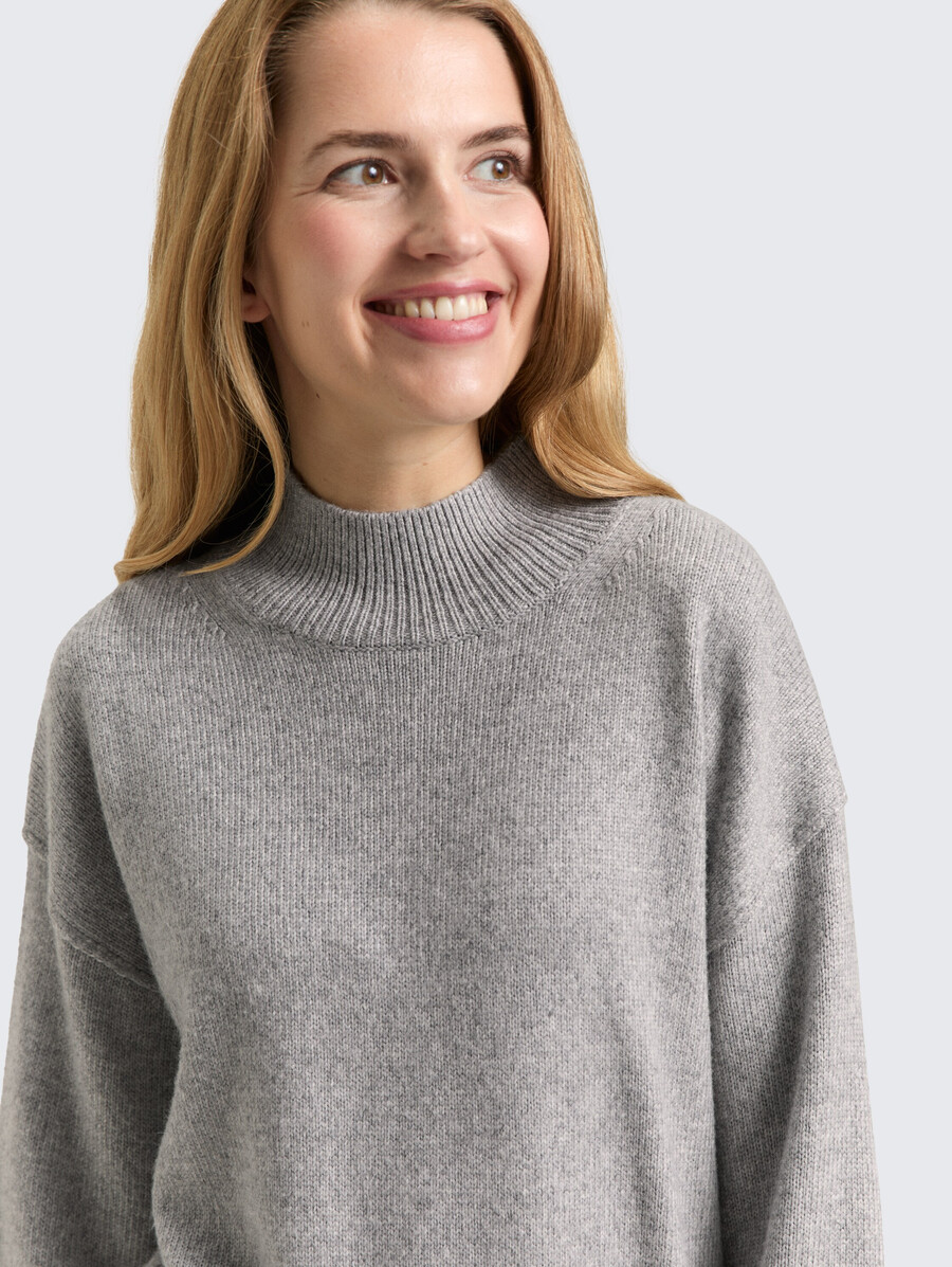 oversized-strickpullover mit stehkragen