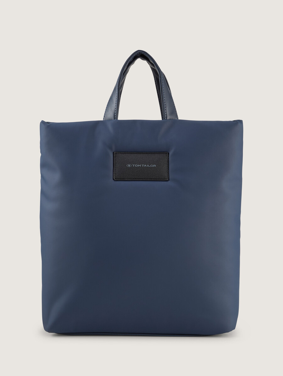 der ttpatti m rucksack ist aus wasserabweisendem recyceltem nylon gefertigt.