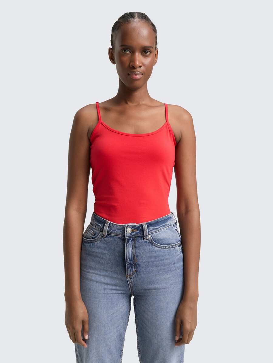 schmal geschnittenes tanktop