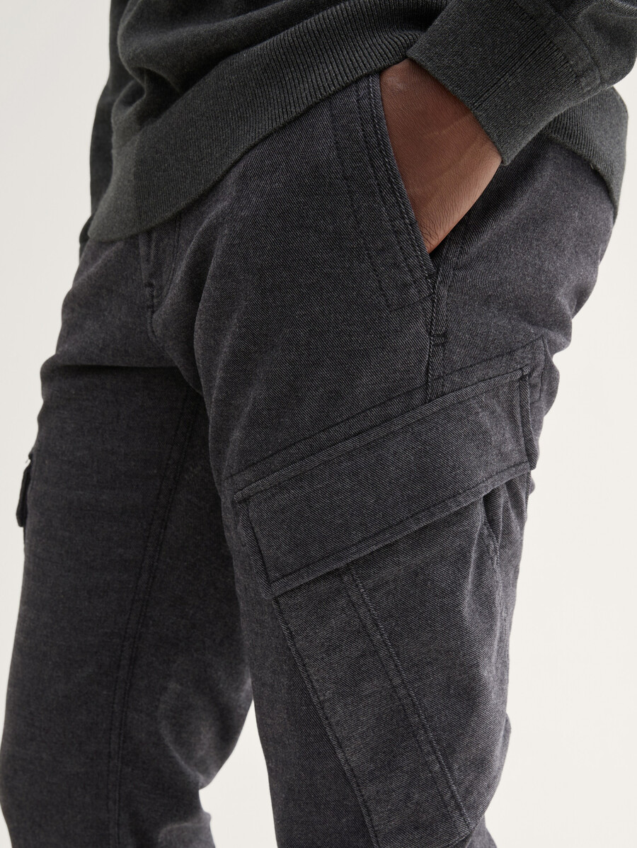 thermolite cargohose mit schmal zulaufendem bein
