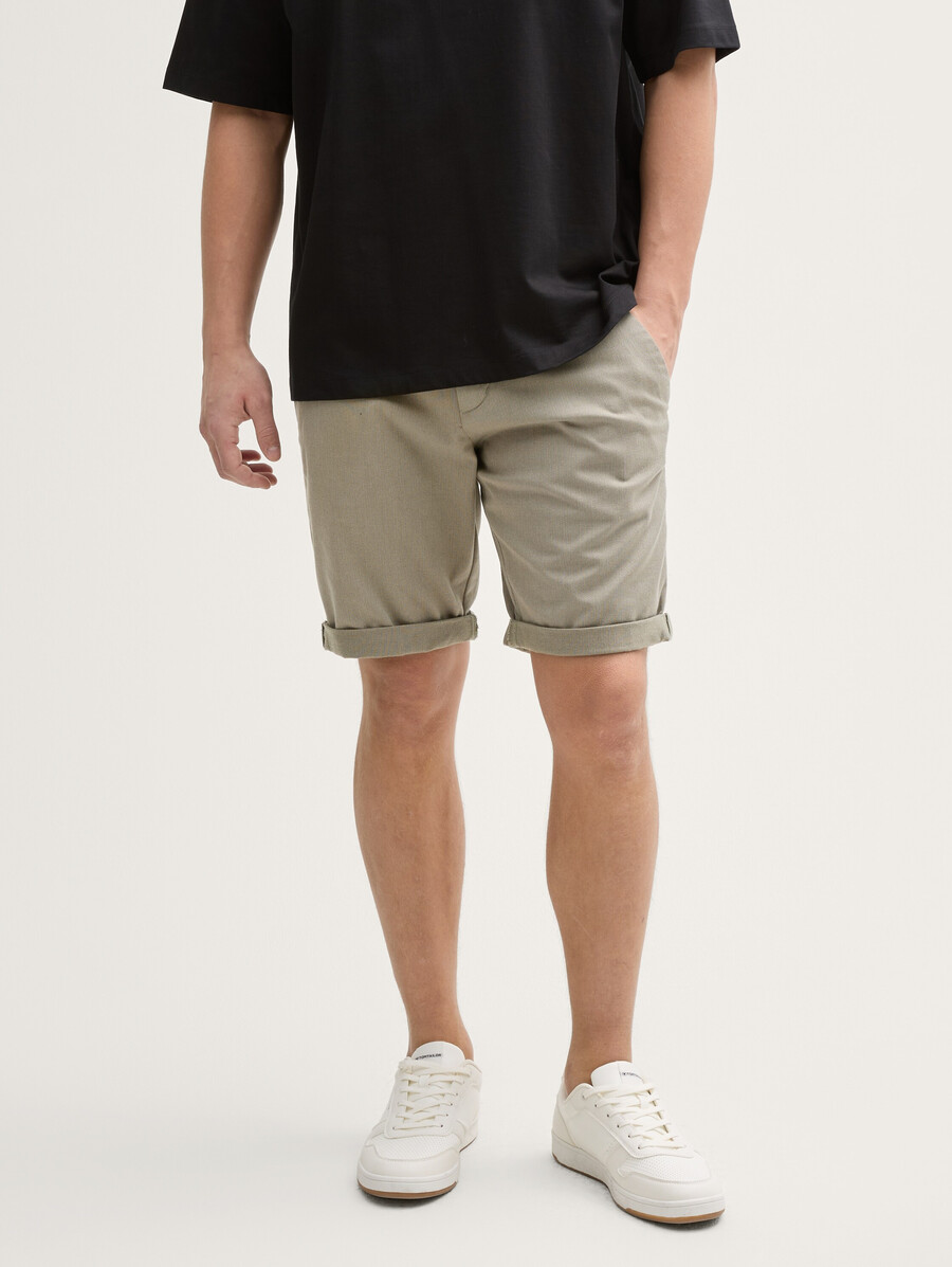 chino-shorts in regulärer passform mit gürtel