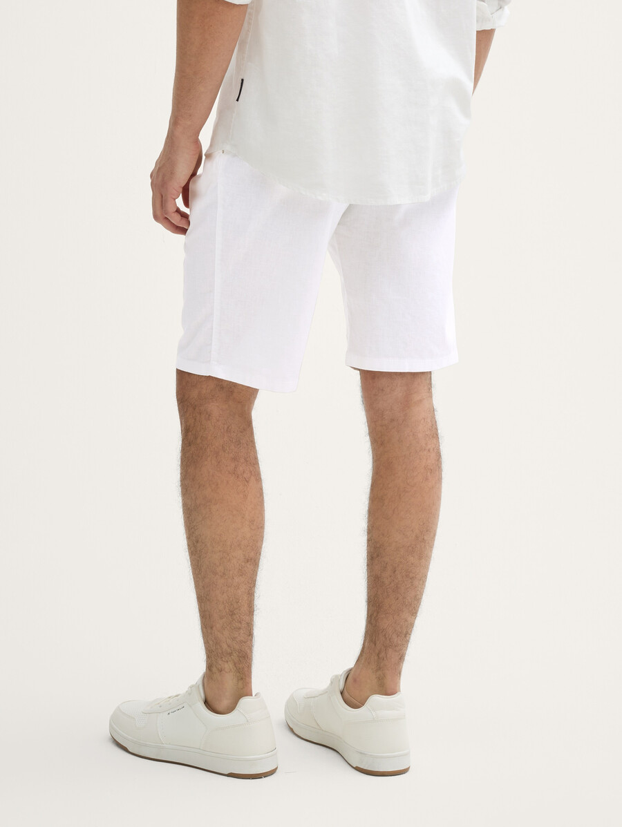 schmale chino-shorts mit leinenanteil