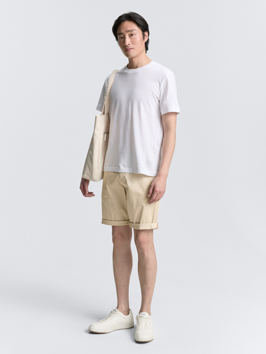 leichte chino-shorts in regulärer größe