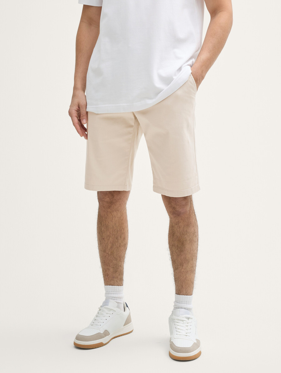 schmale chino-shorts