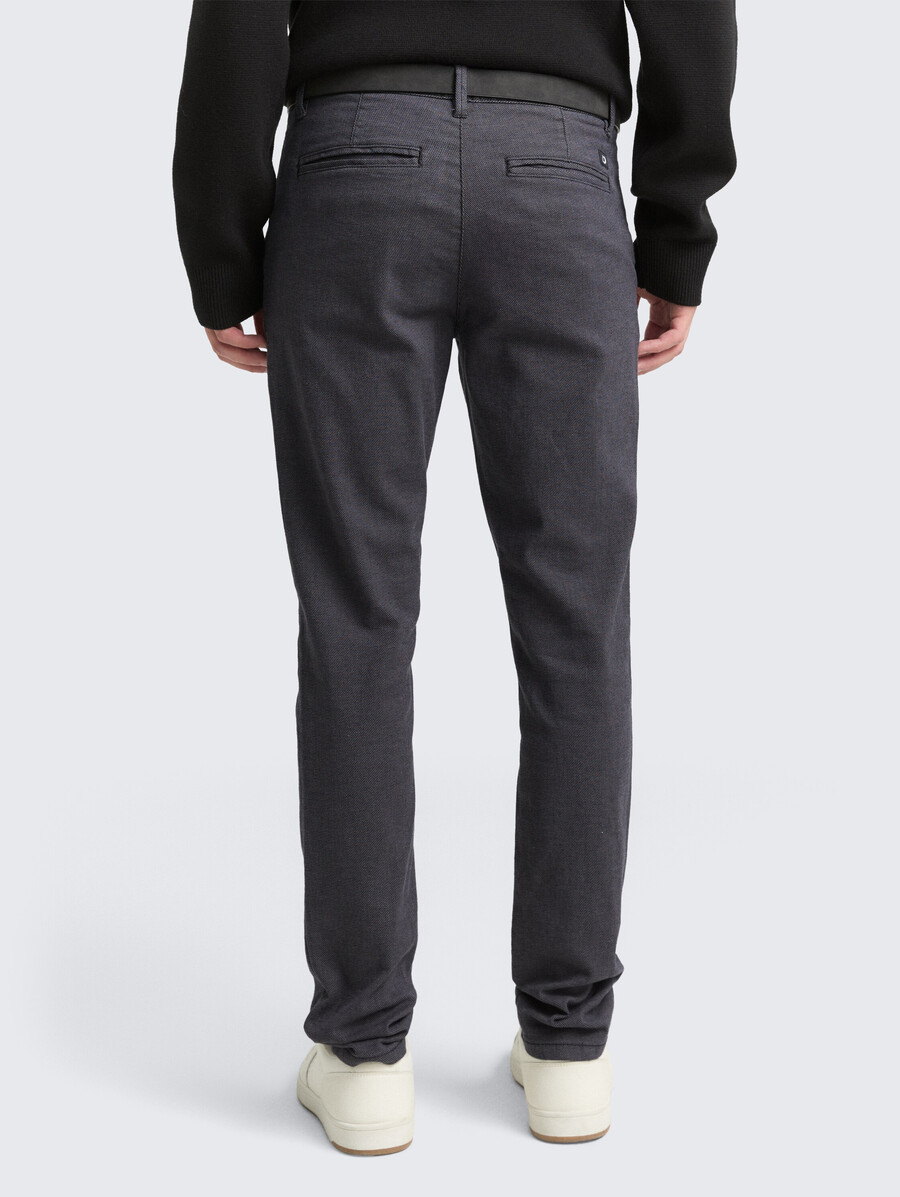 chino-hose mit geradem schnitt und gürtel