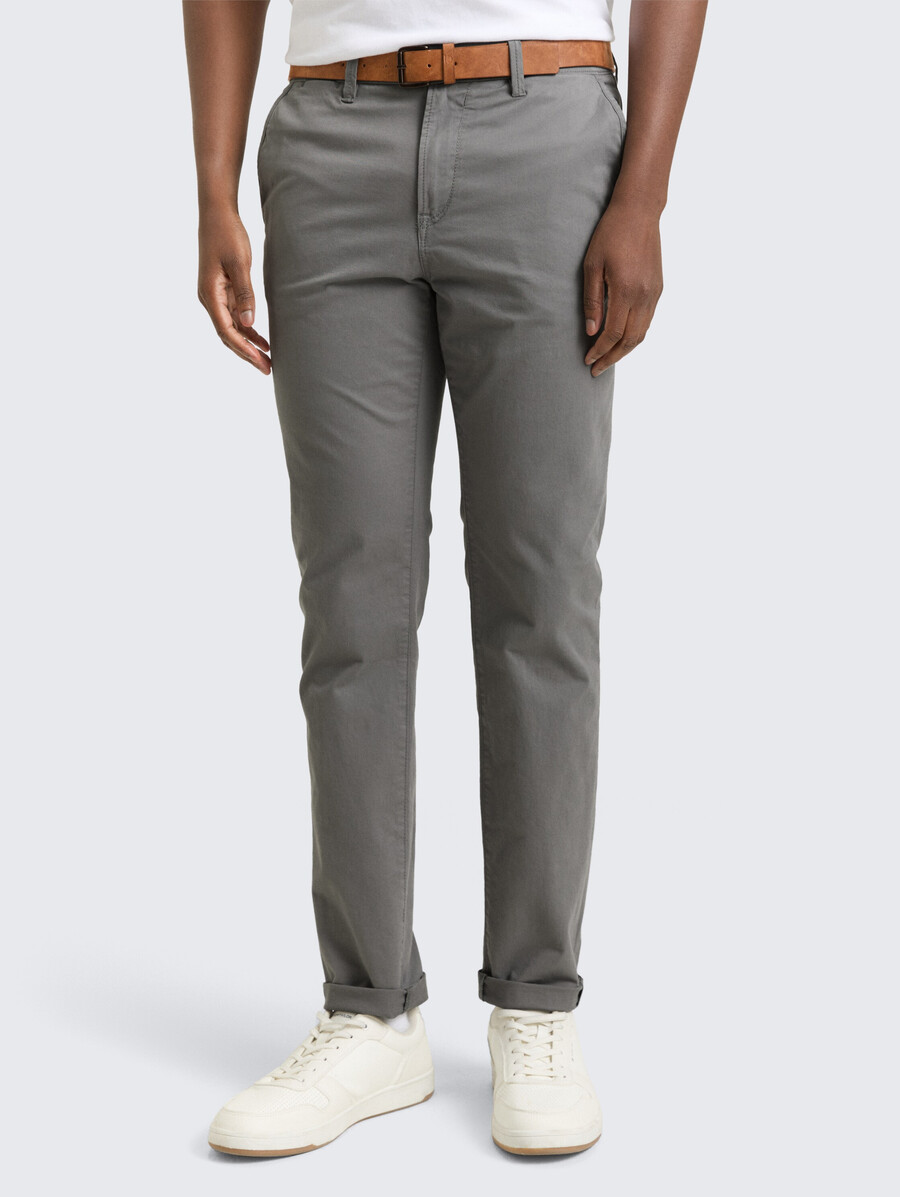 chino-hose mit gürtel