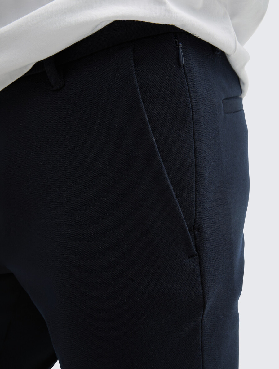 tttravis slim chino-hose aus piqué-jersey
