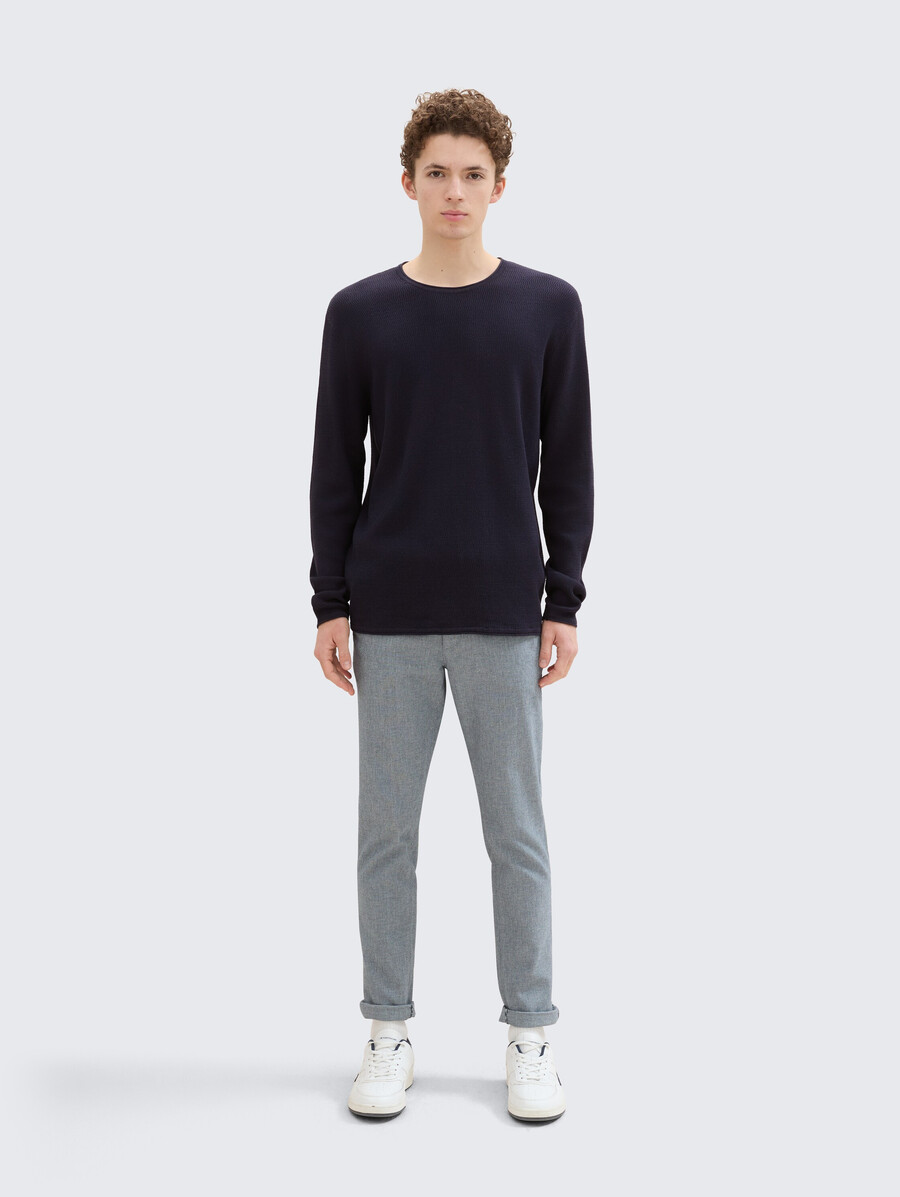 chino-hose mit geradem schnitt und gürtel