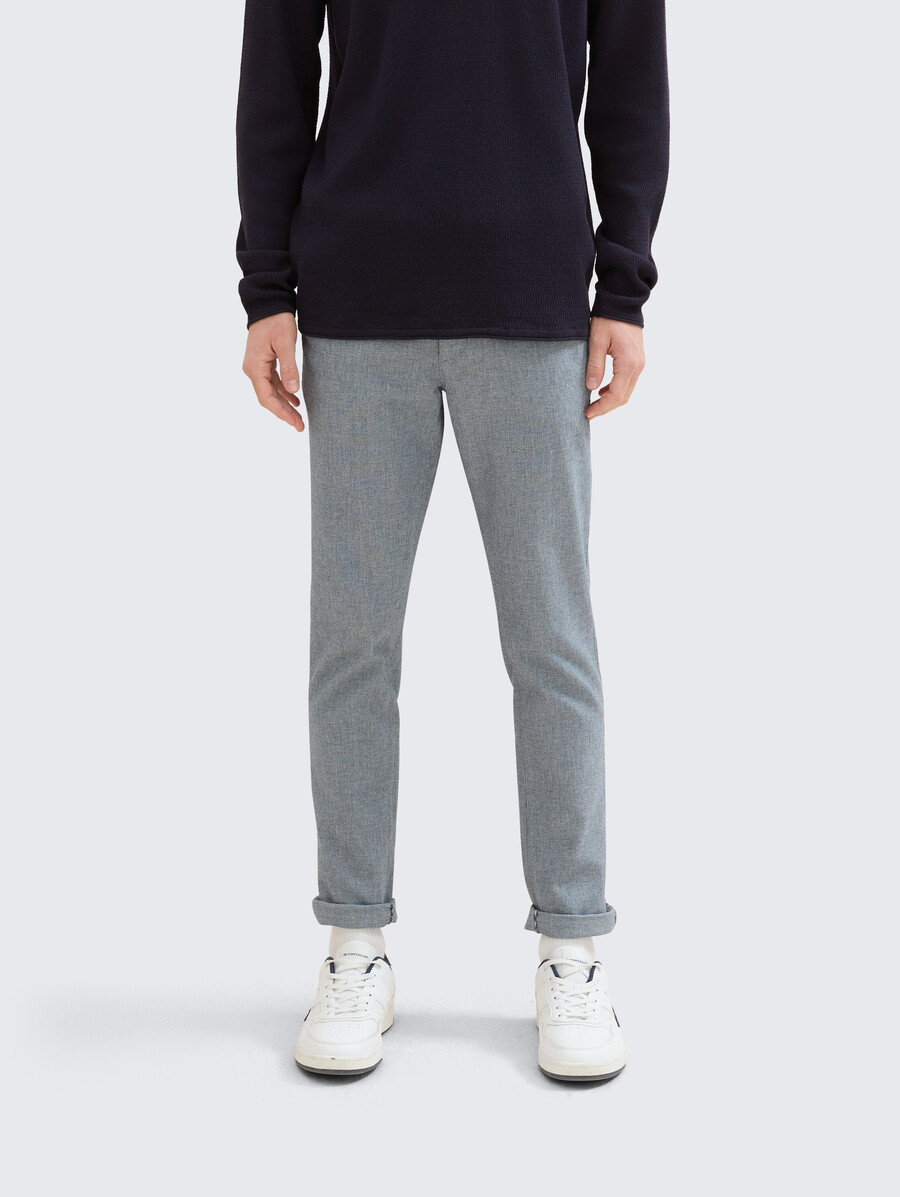 chino-hose mit geradem schnitt und gürtel