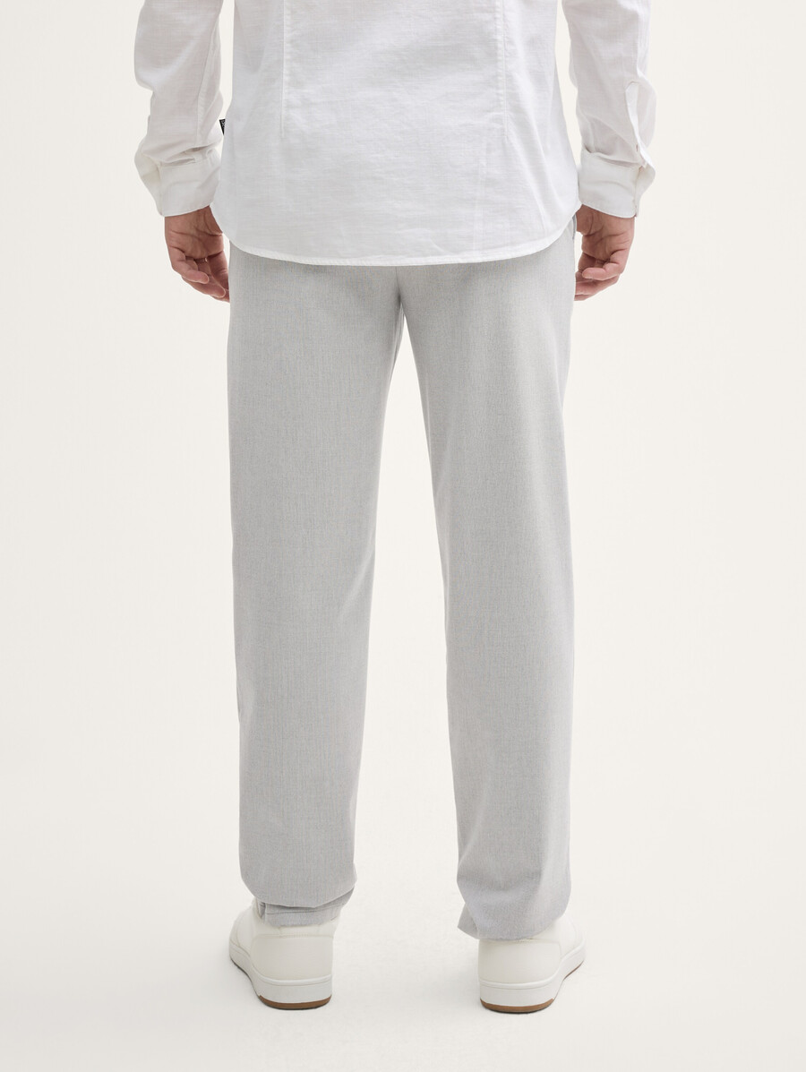 chino-hose in regulärer passform mit gürtel