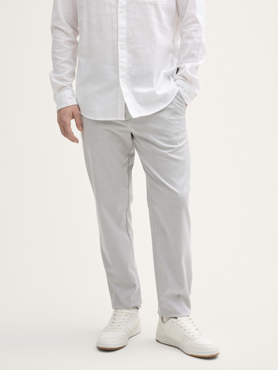 chino-hose in regulärer passform mit gürtel