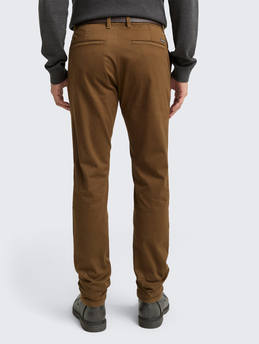 tttravis slim chino mit gürtel