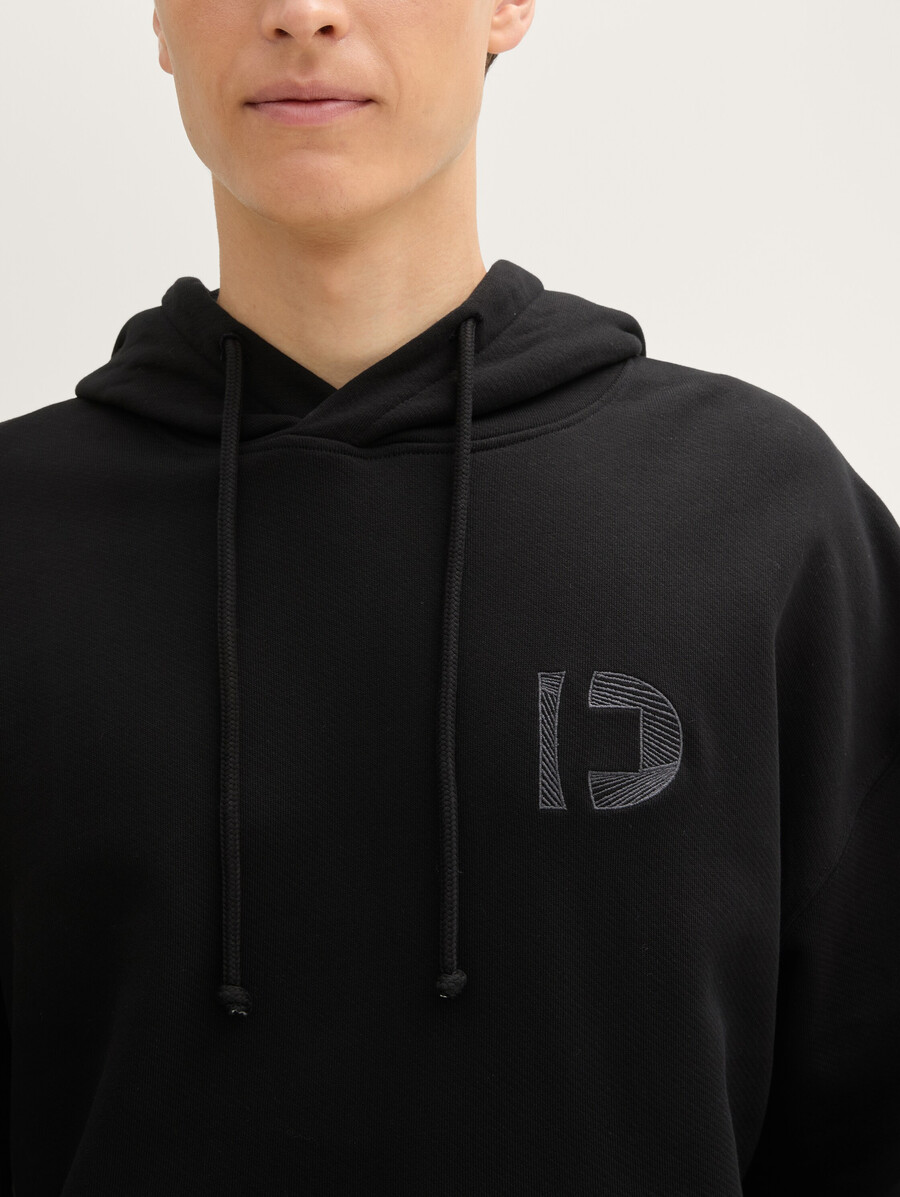lässiger hoodie mit gesticktem logo