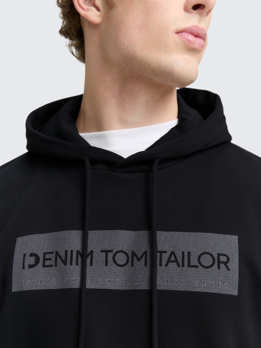 kapuzenpullover mit aufdruck