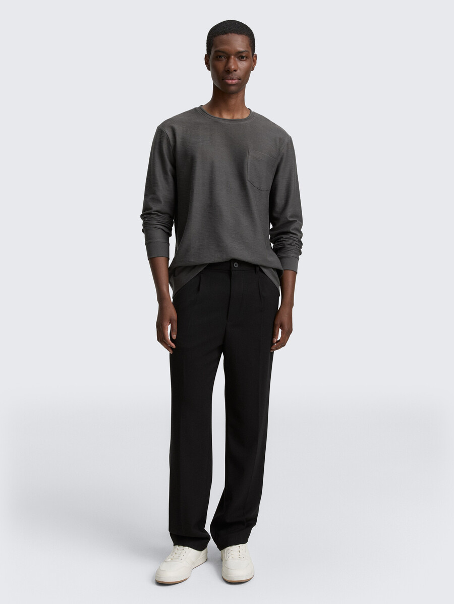 langärmeliges hemd mit brusttasche