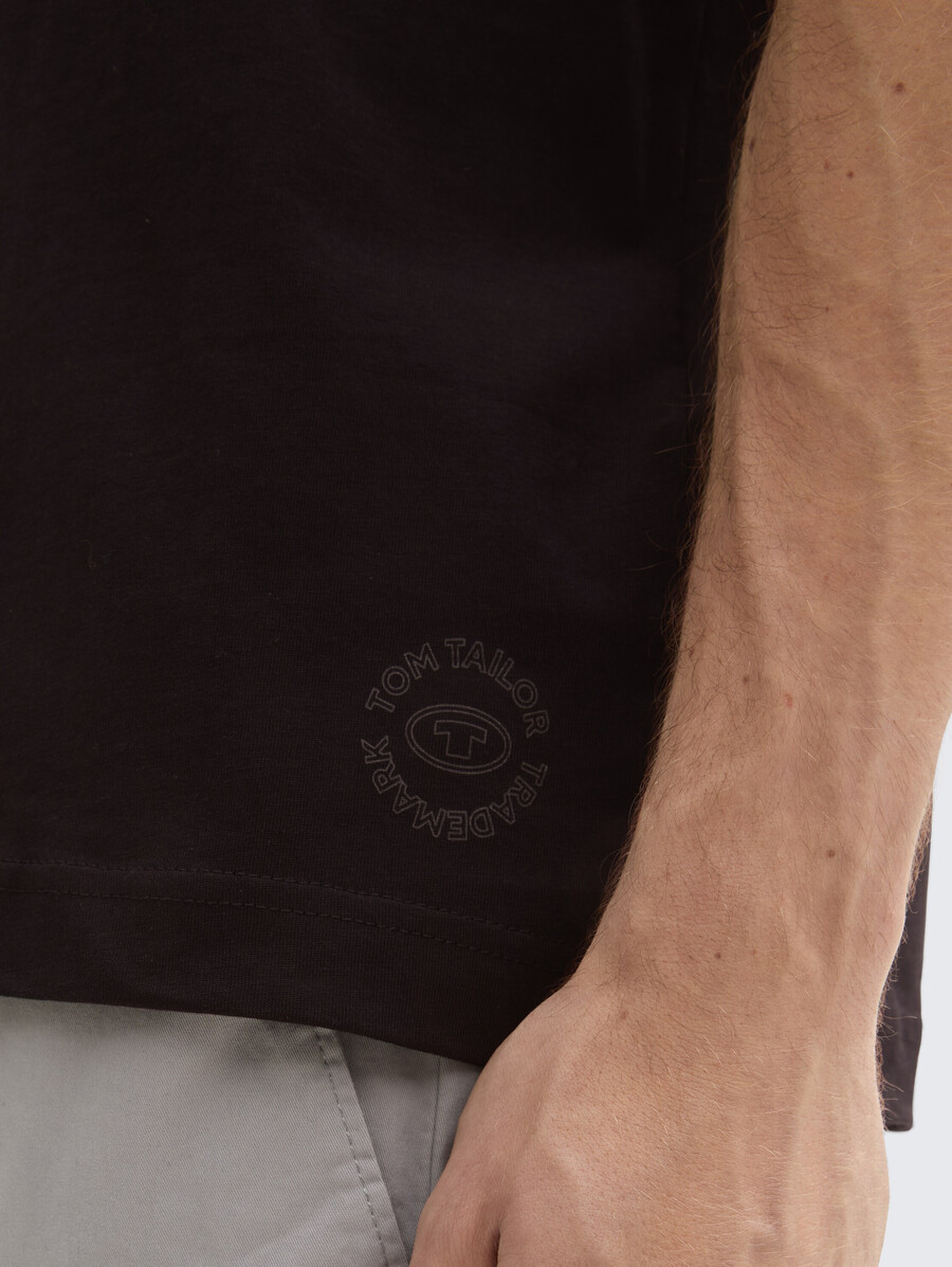 basic-t-shirt im 2er-pack mit v-ausschnitt