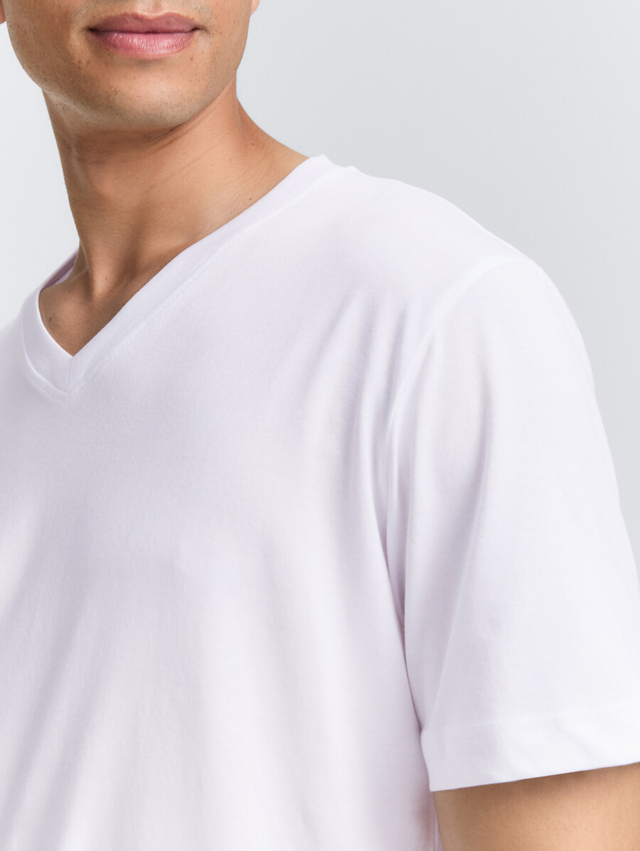 v-ausschnitt-t-shirts im 2er-pack
