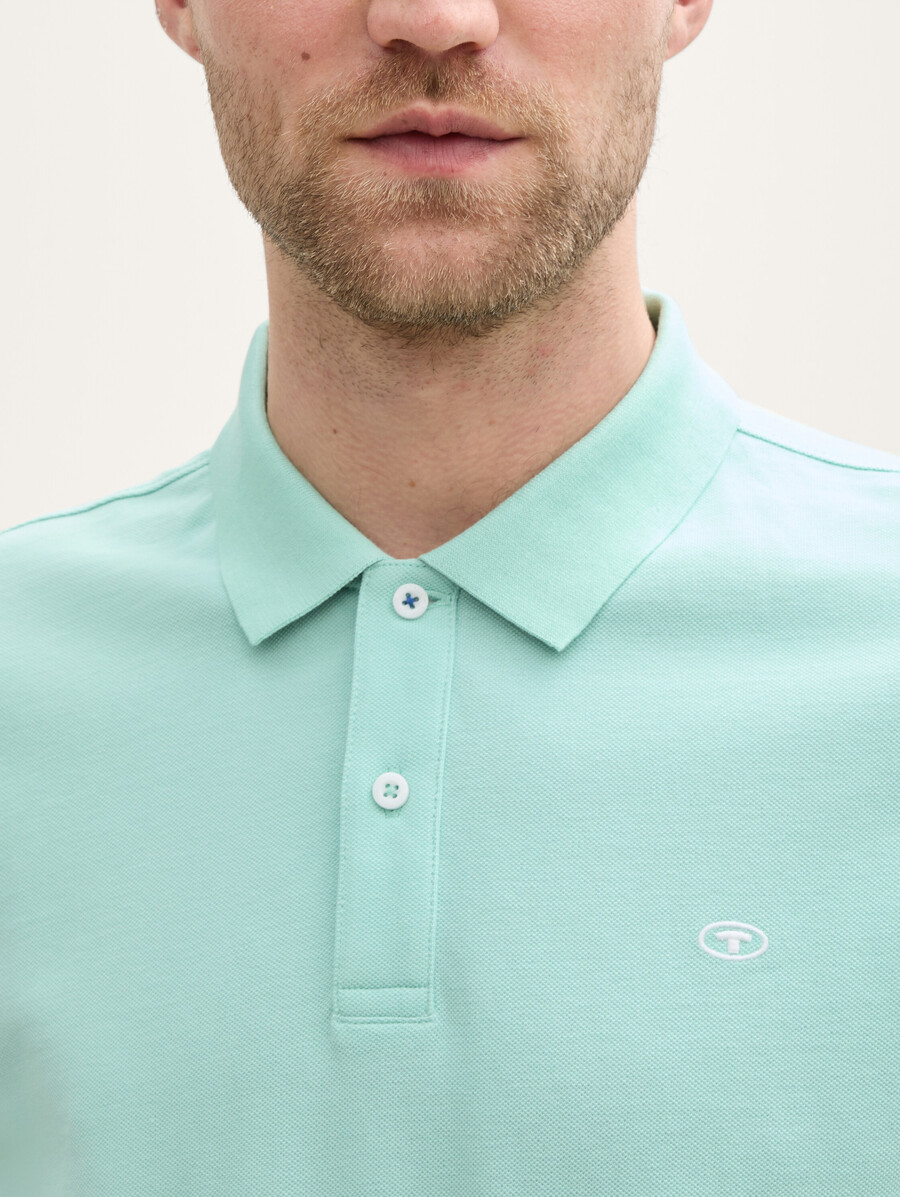 piqué-poloshirt mit gesticktem logo