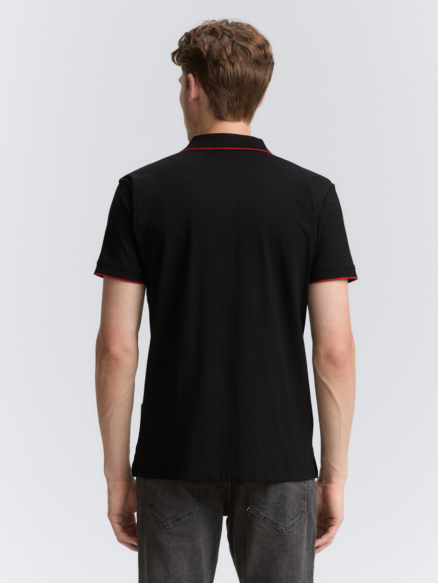 schmal geschnittenes jersey-poloshirt mit stretchanteil
