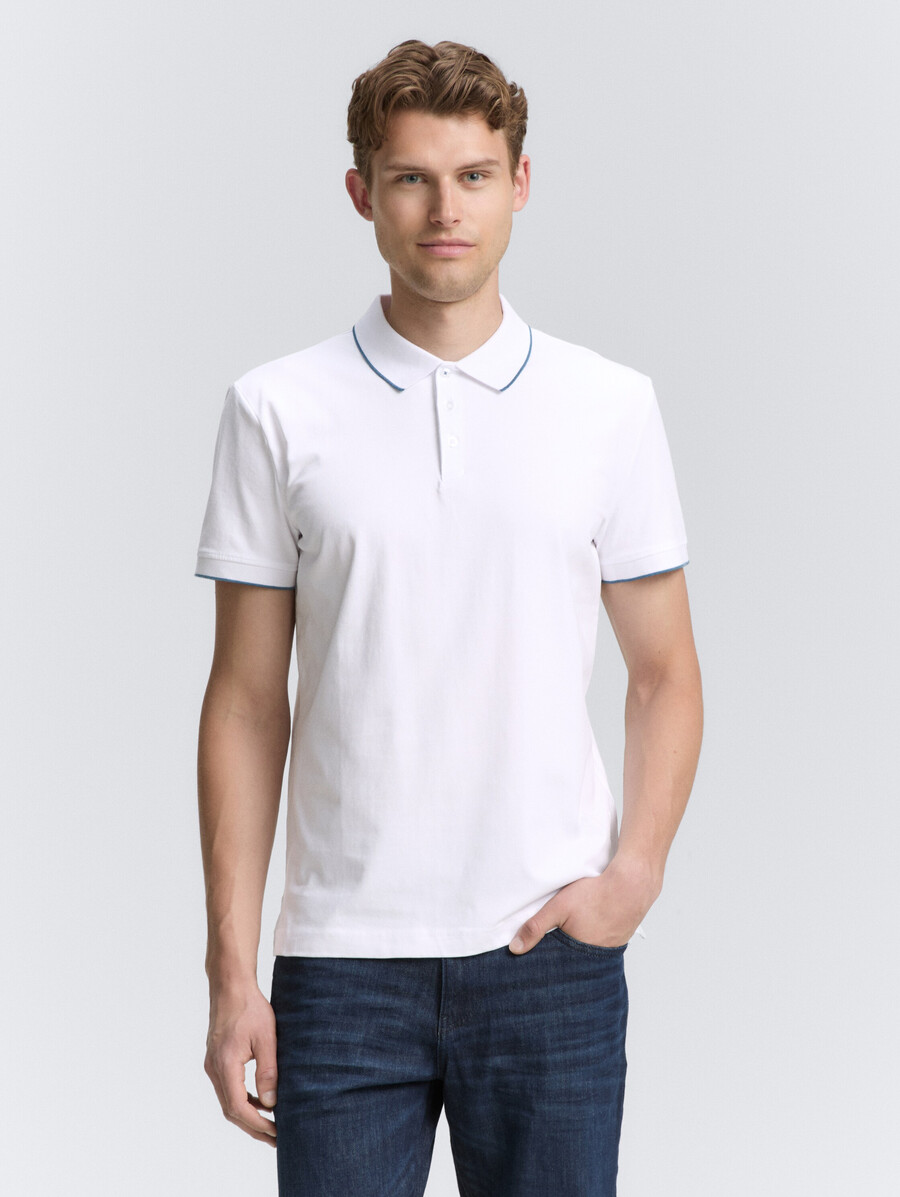 schmal geschnittenes jersey-poloshirt mit stretchanteil