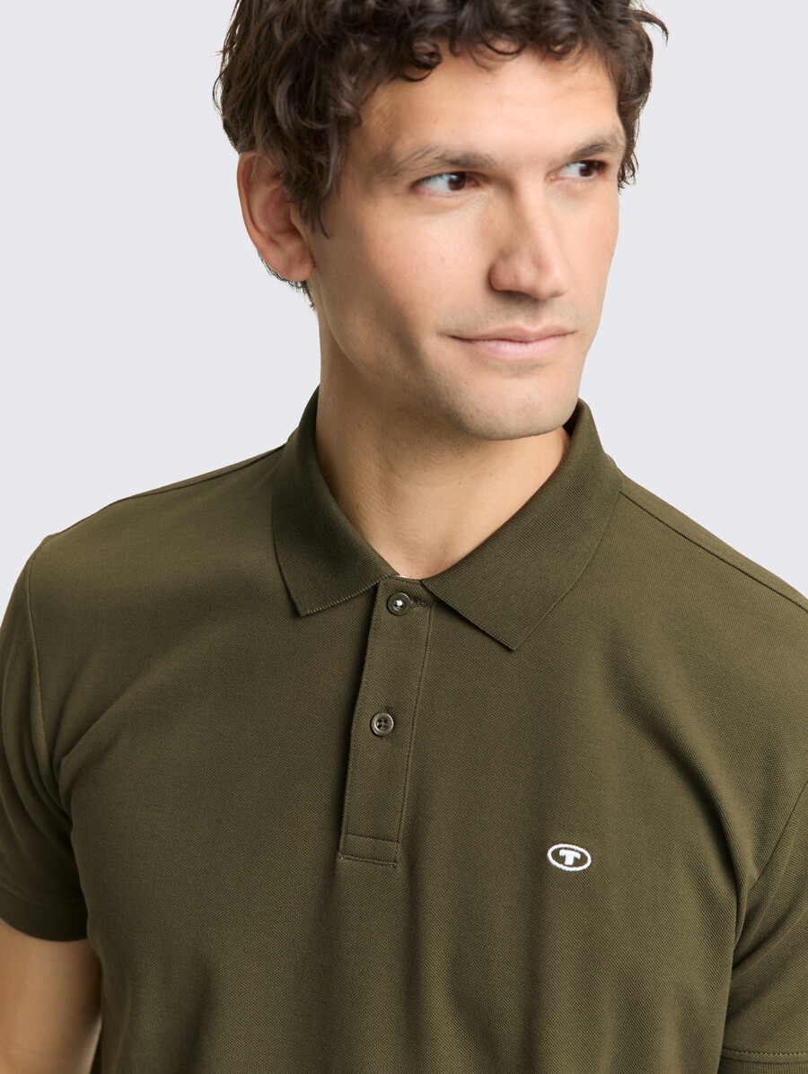 piqué-poloshirt mit gesticktem logo