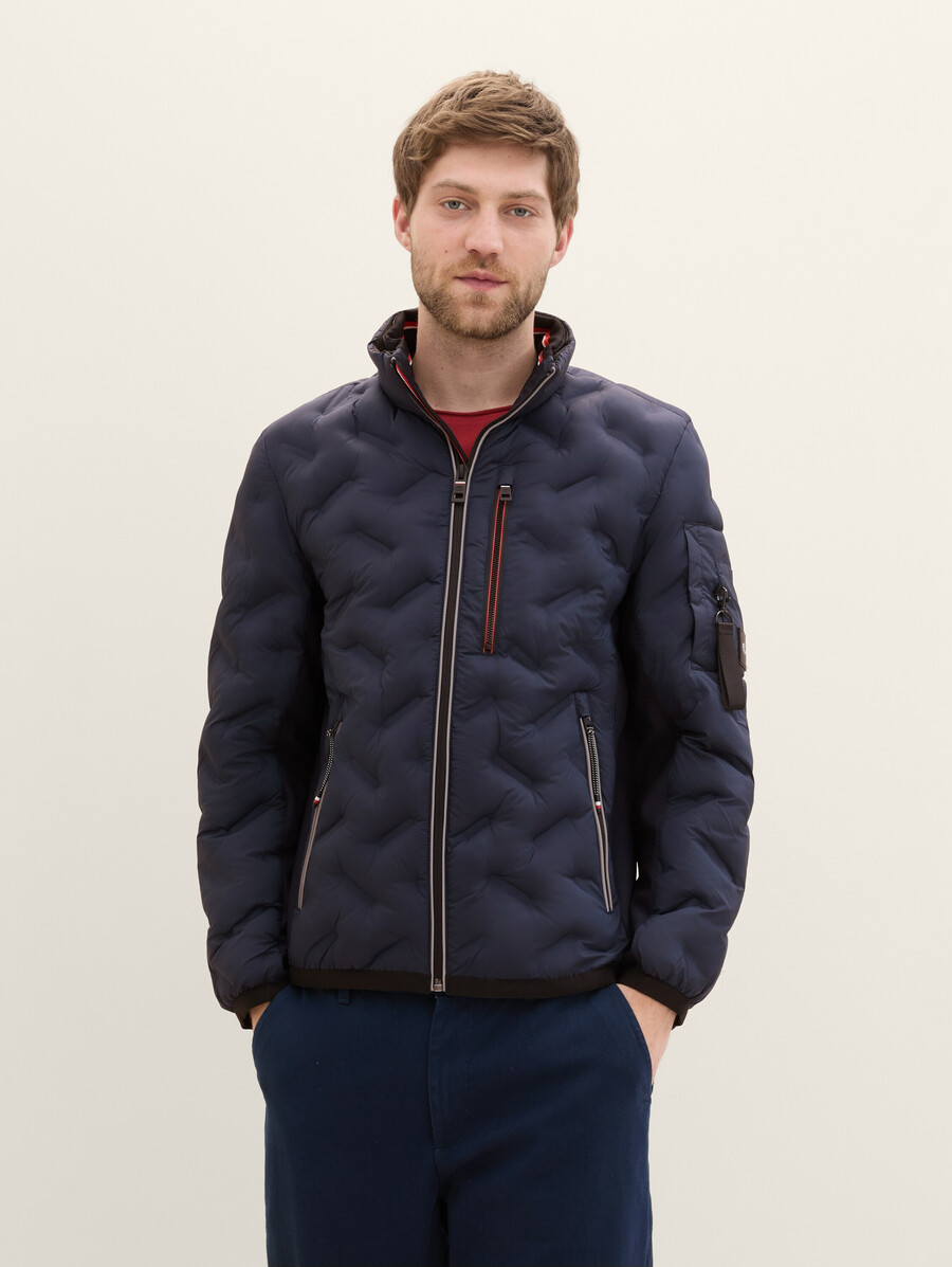 hybridjacke mit abnehmbarer kapuze